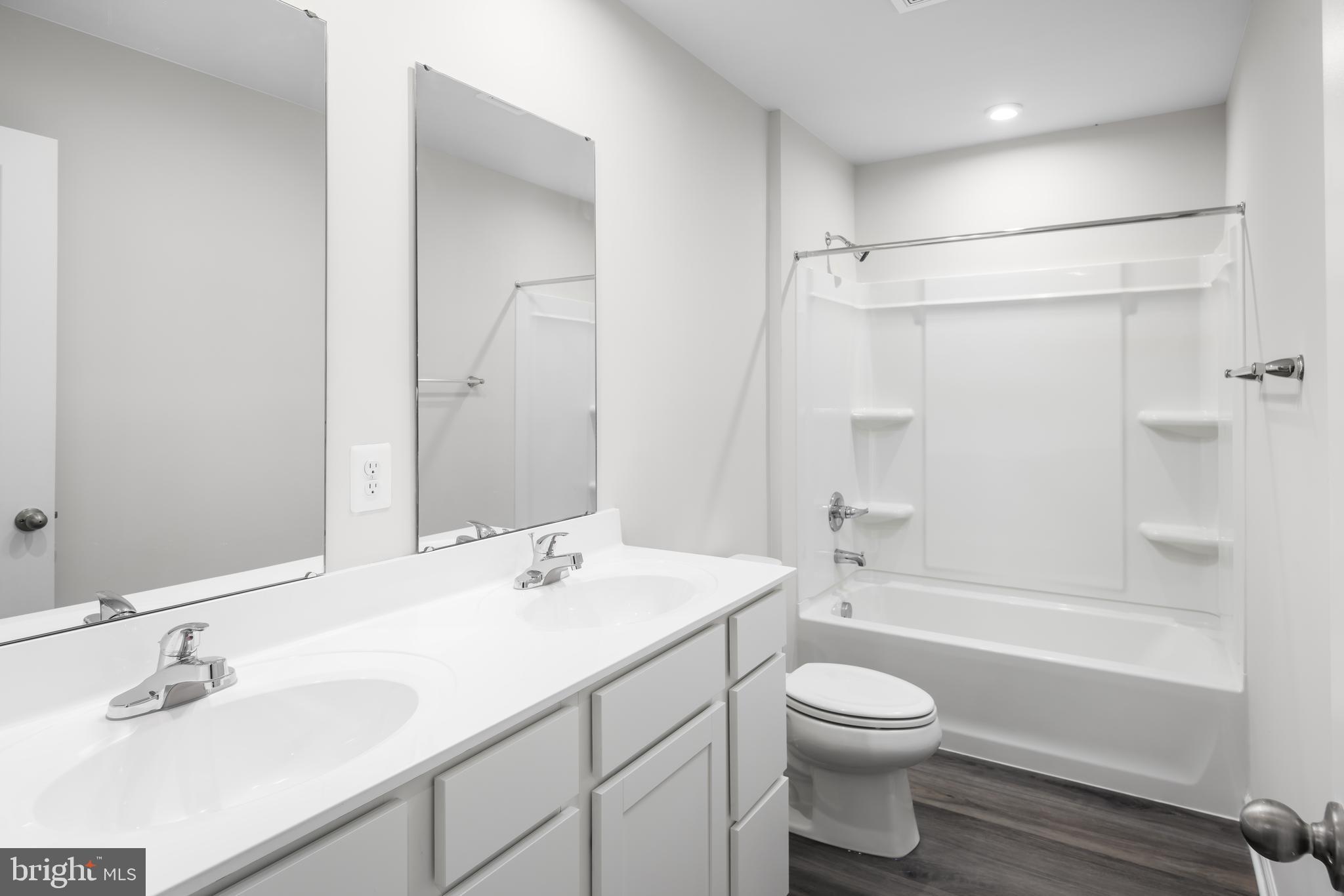 SOUTH BROOK - Residential