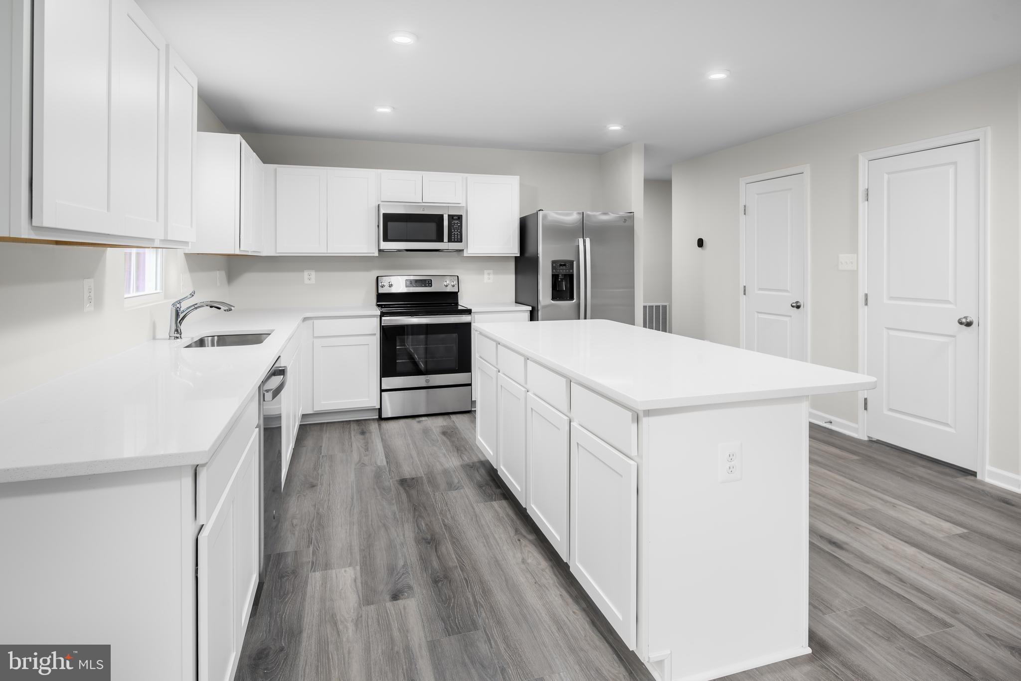 SOUTH BROOK - Residential