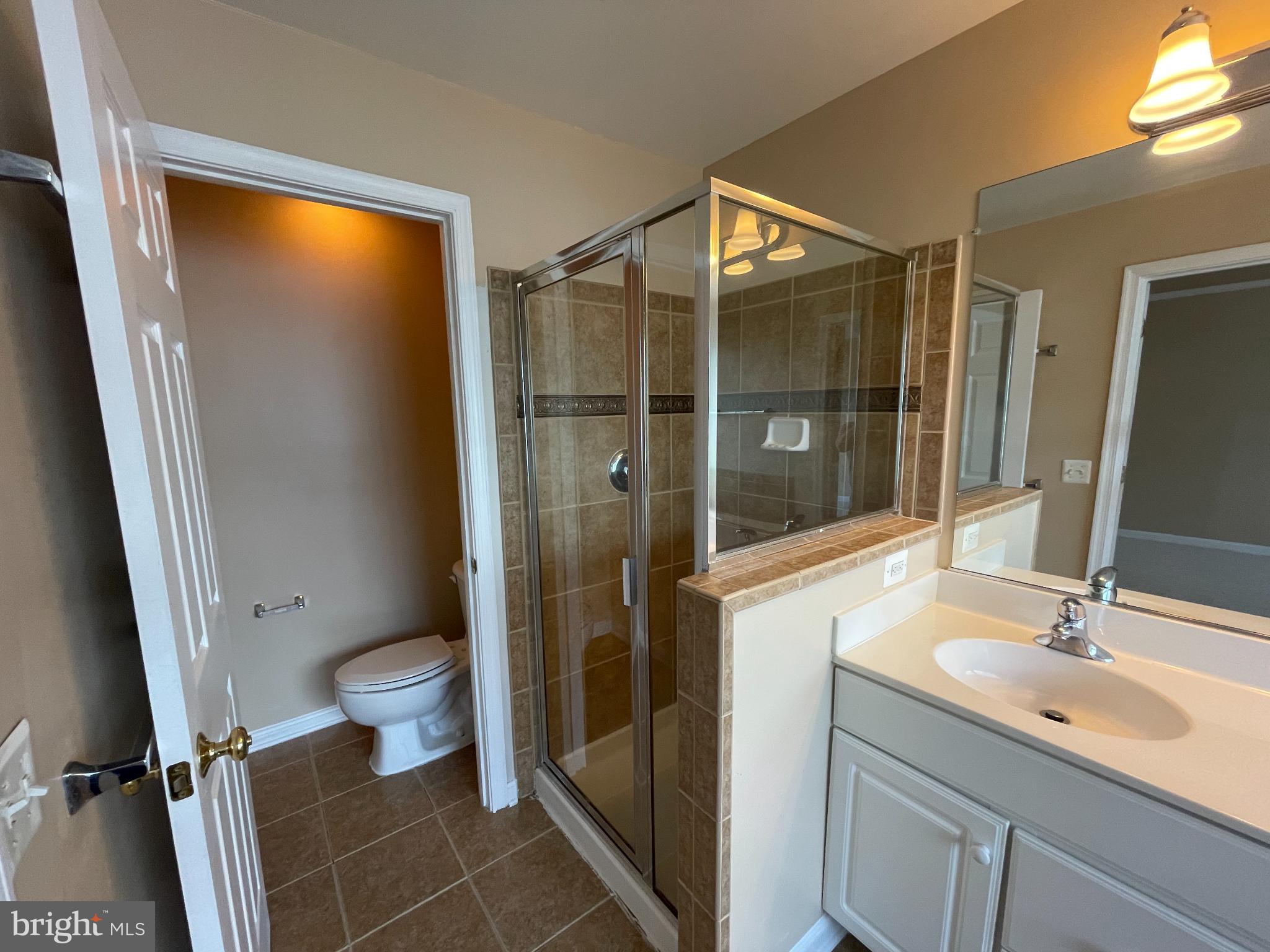 LAUREL HILL LANDBAY - Residential Lease