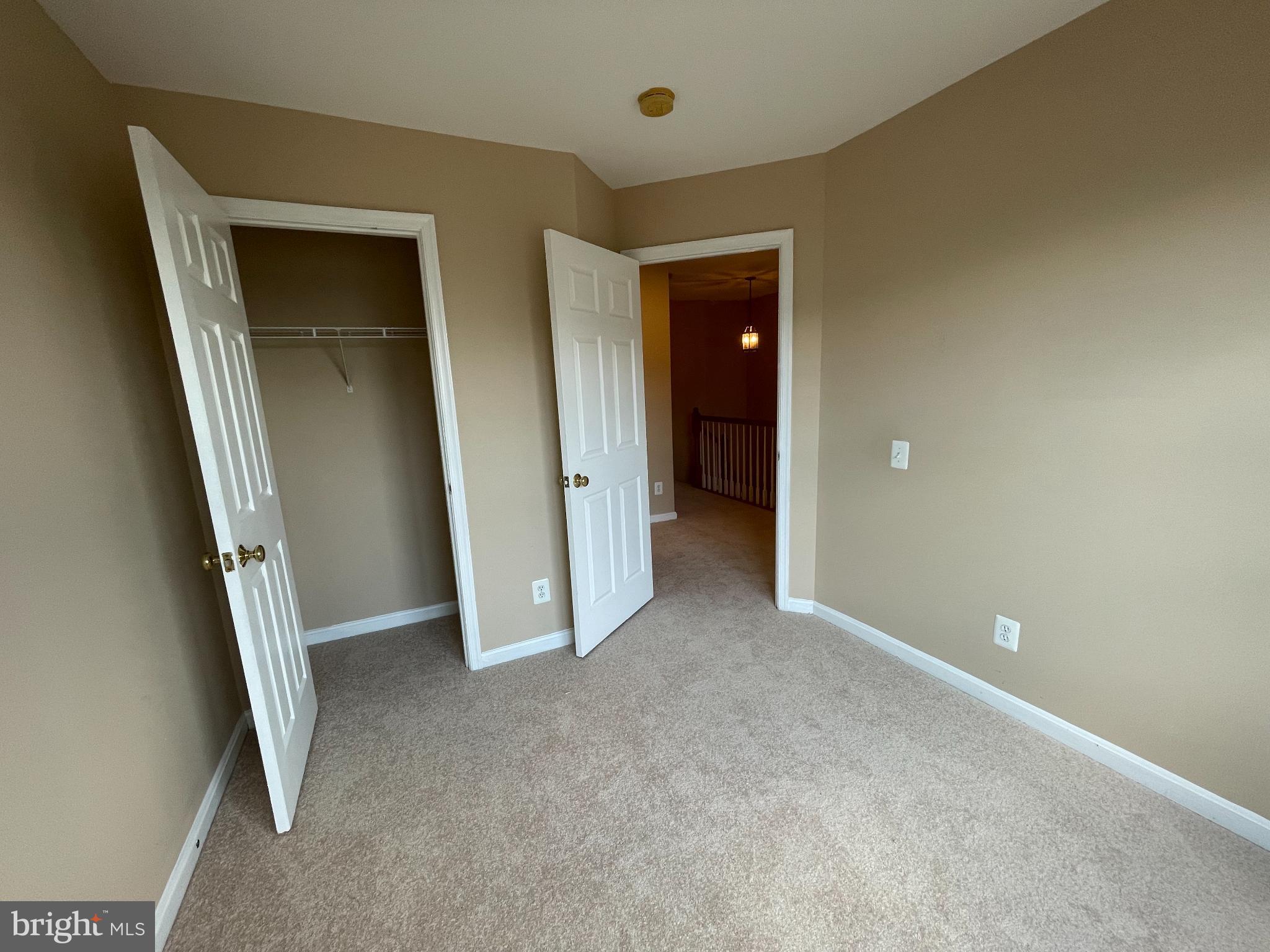 LAUREL HILL LANDBAY - Residential Lease