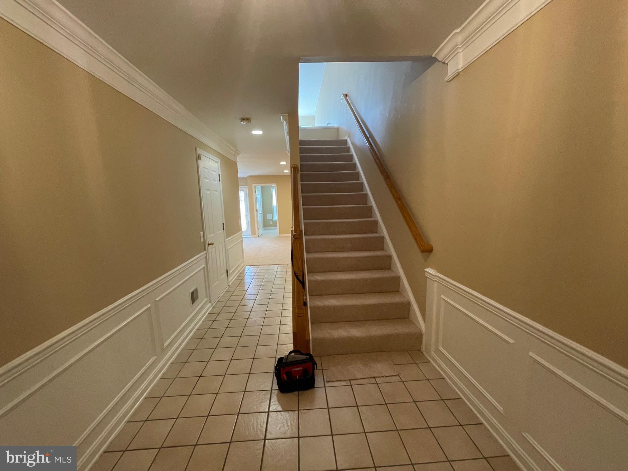 LAUREL HILL LANDBAY - Residential Lease