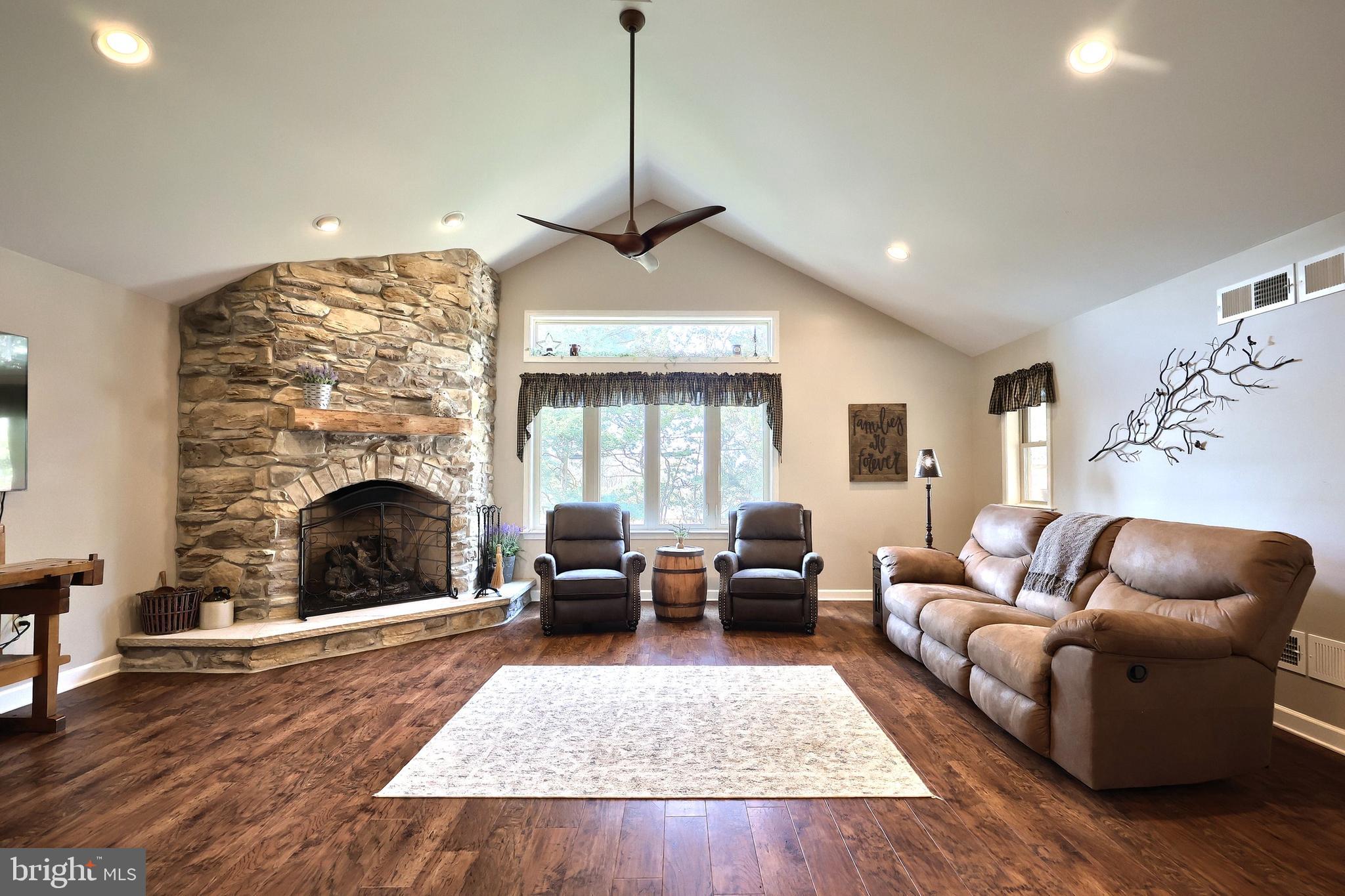 VALLEY VIEW - Residential