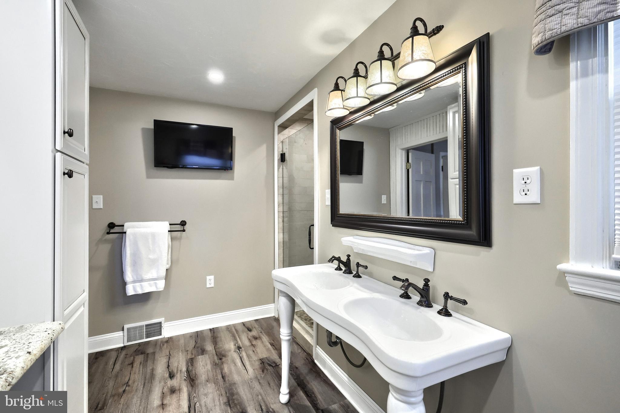 VALLEY VIEW - Residential