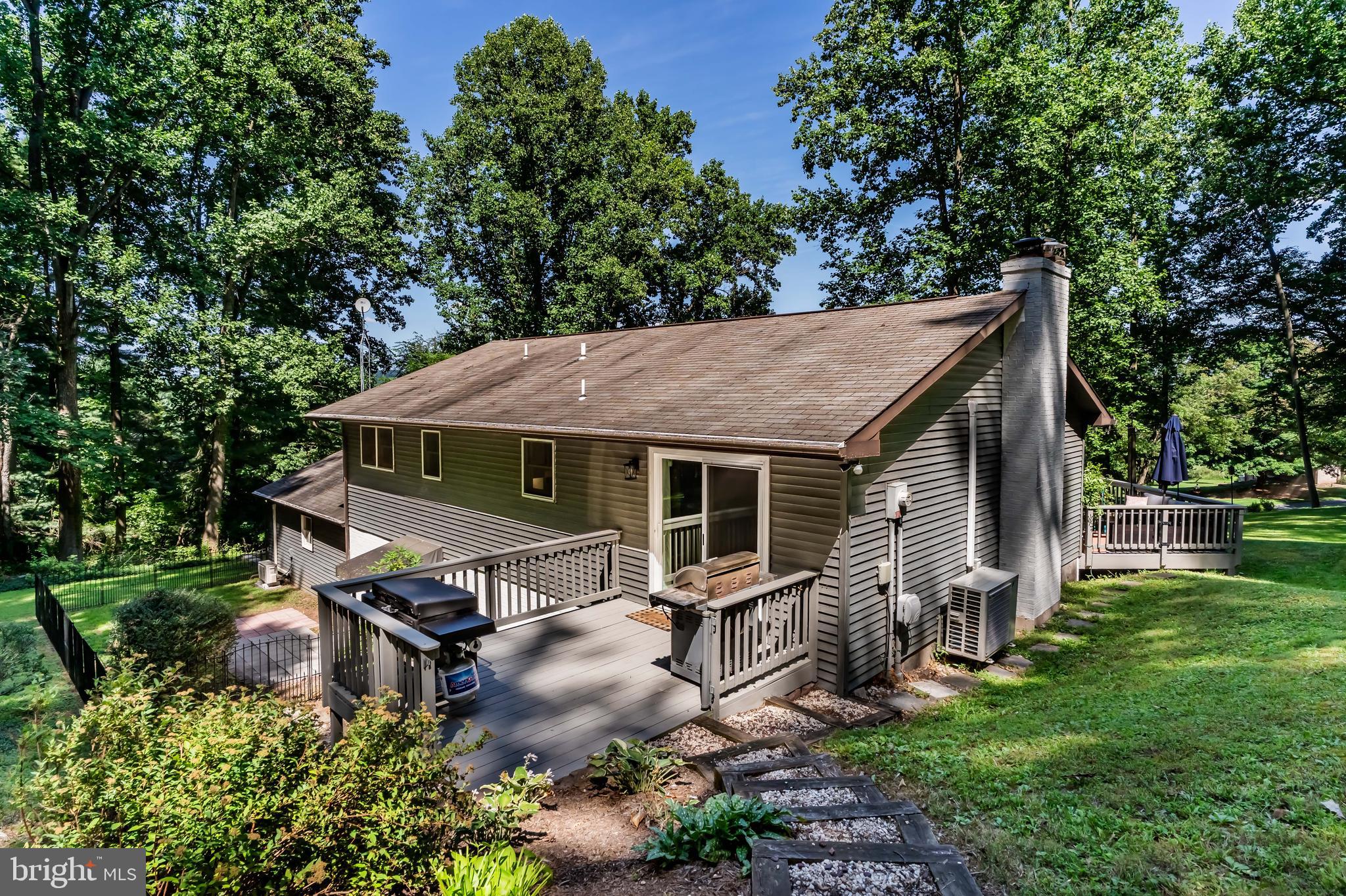 769 GLEN ARDEN DRIVE