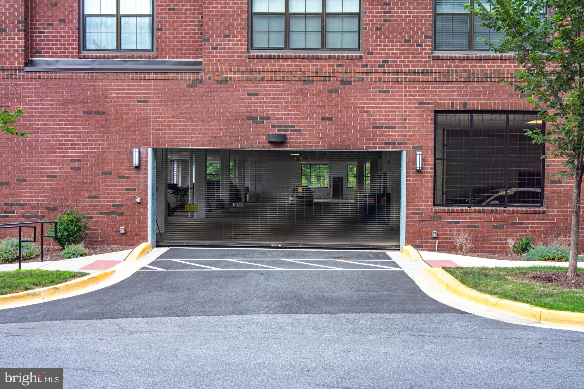 THE FLATS AT NATIONAL HARBOR - Residential Lease