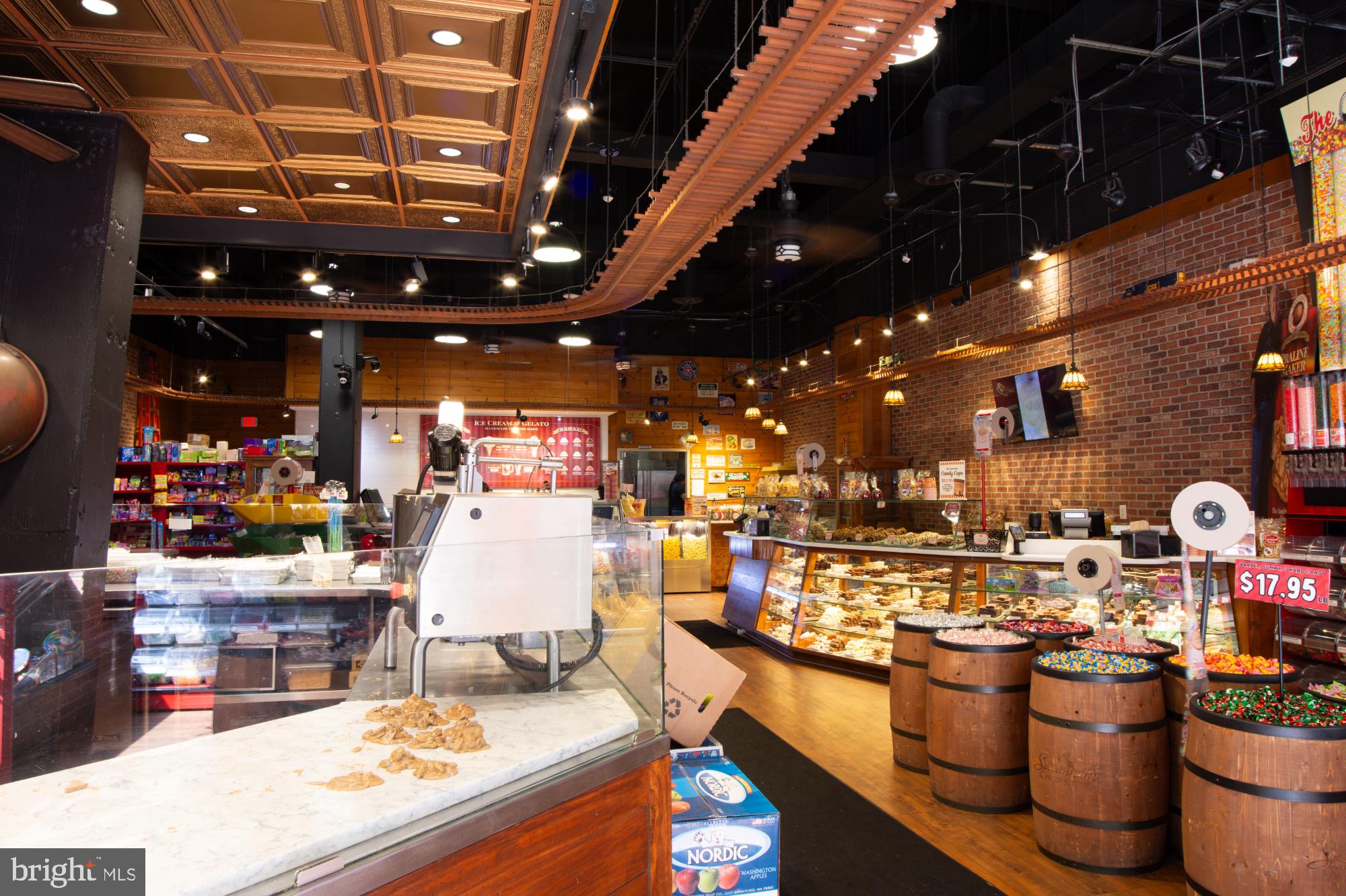 THE FLATS AT NATIONAL HARBOR - Residential Lease