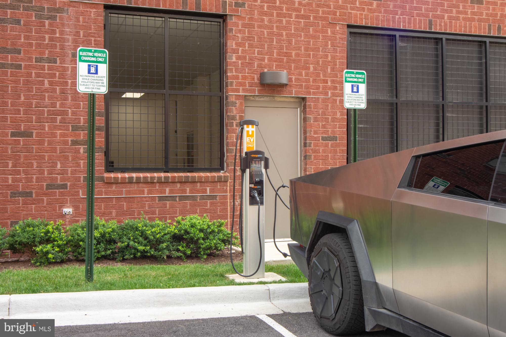 THE FLATS AT NATIONAL HARBOR - Residential Lease