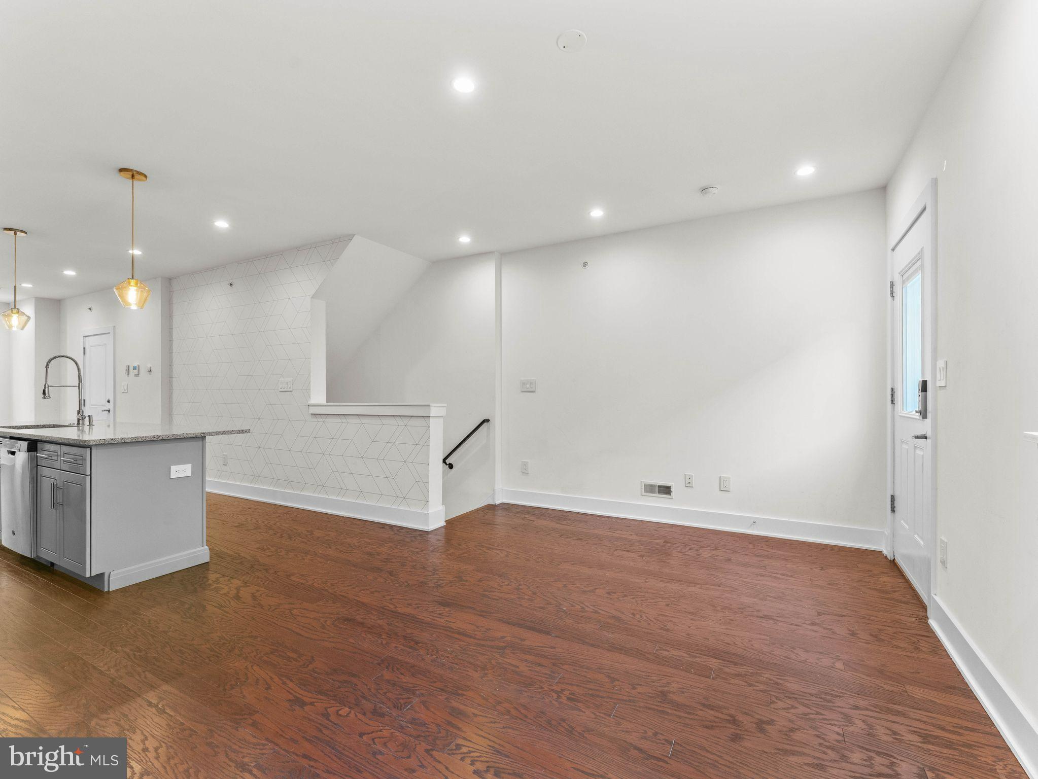 OLDE KENSINGTON - Residential