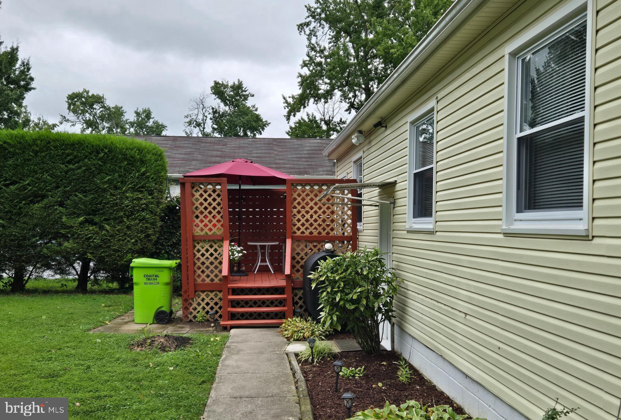 2414 WILLOUGHBY BEACH RD
