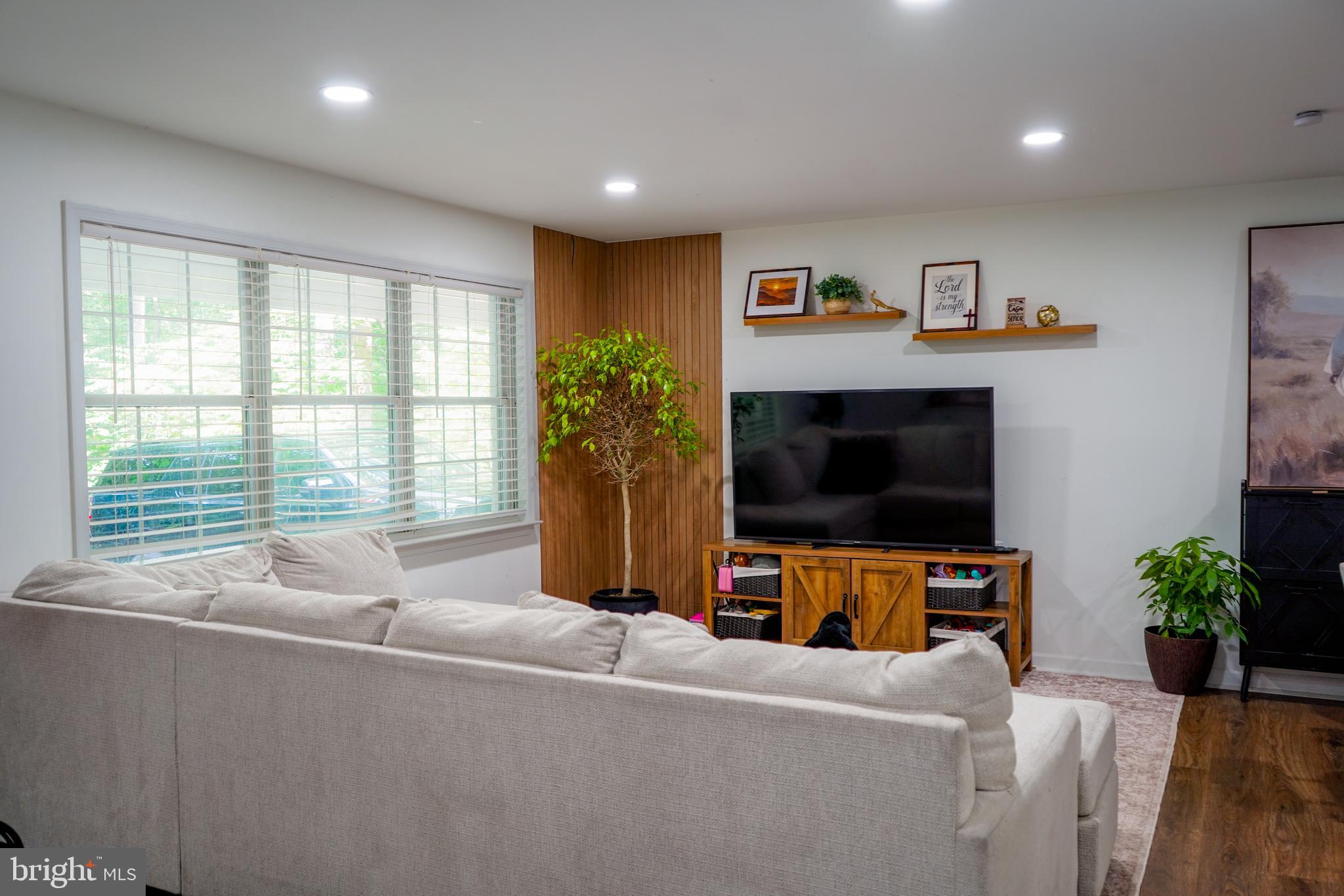 4122 BIRCH DRIVE