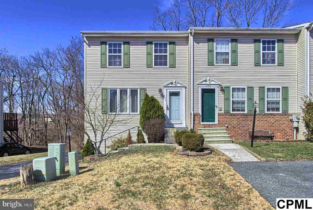 Absolutely gorgeous town home is a MUST SEE that you won't want to miss!!! Updated & boasts gleaming hardwood floors, ceramic tile & newer carpet. Kitchen has updated counter tops, appliances & cabinets. Large master bedroom, full finished basement w/ exposed walkout, side entry garage & shed. Community is conveniently located just off 83 South & offers a swimming pool, tennis court, playground, walking trails & so much more!!!