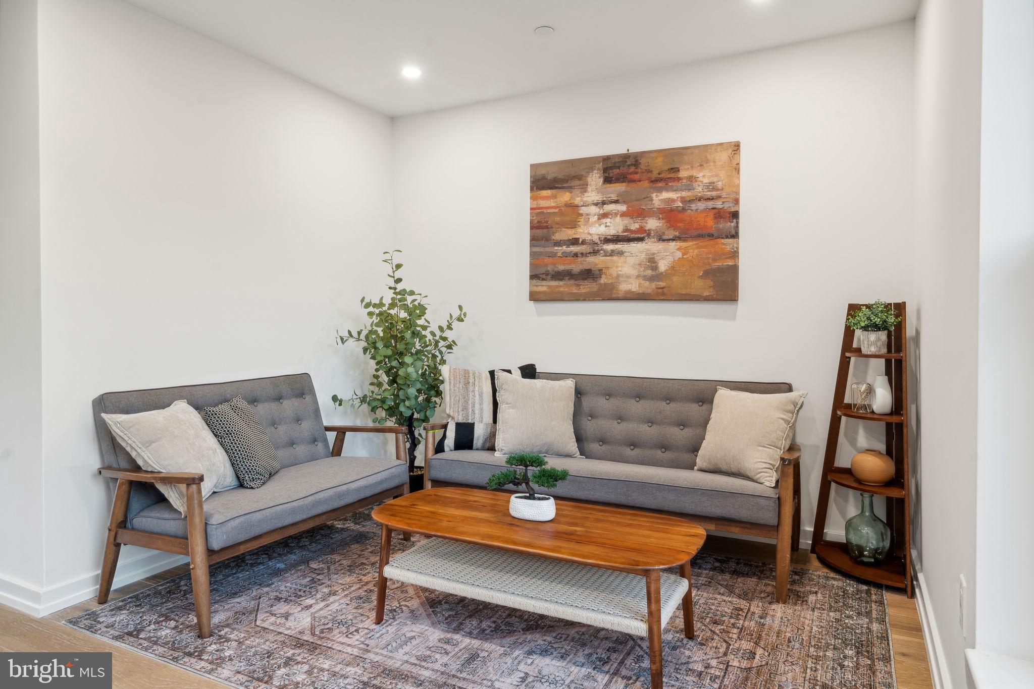 SPRING GARDEN - Residential