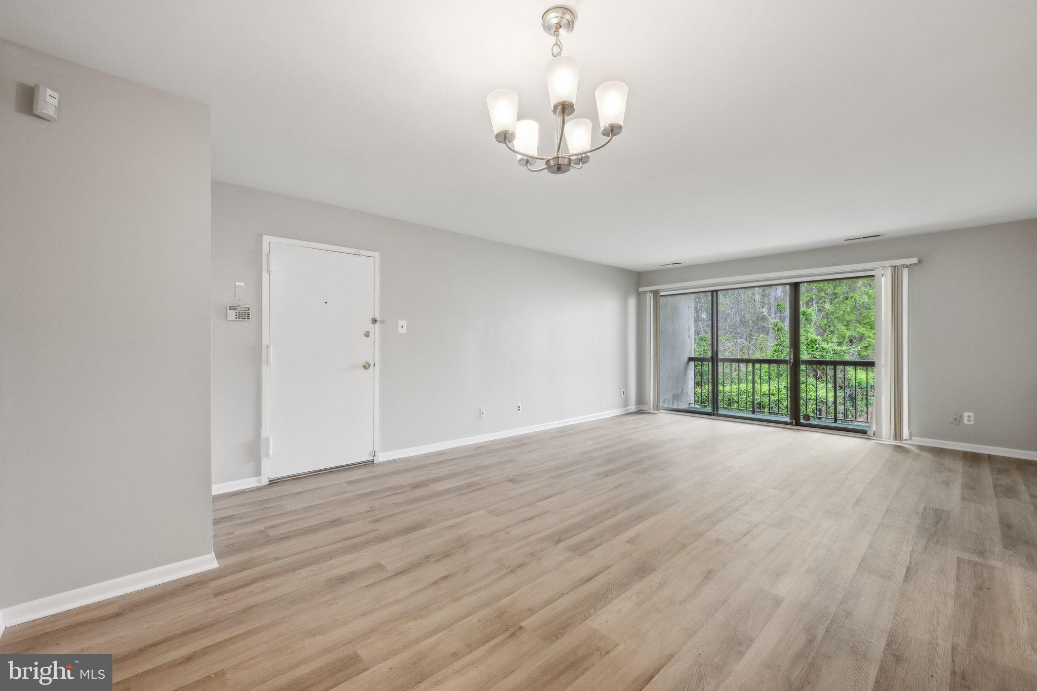 TREETOP CONDO - Residential Lease