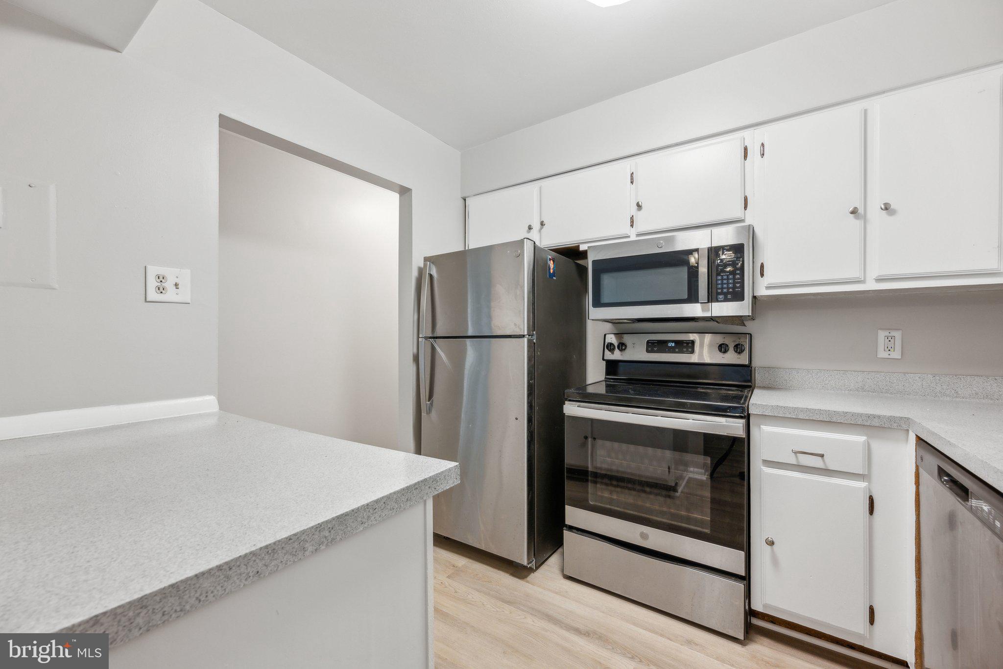 TREETOP CONDO - Residential Lease