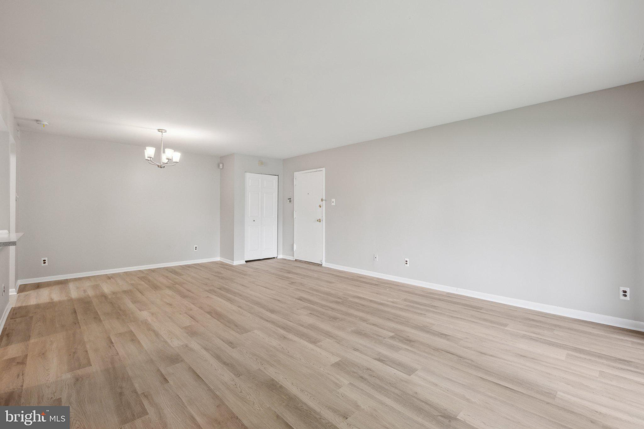 TREETOP CONDO - Residential Lease