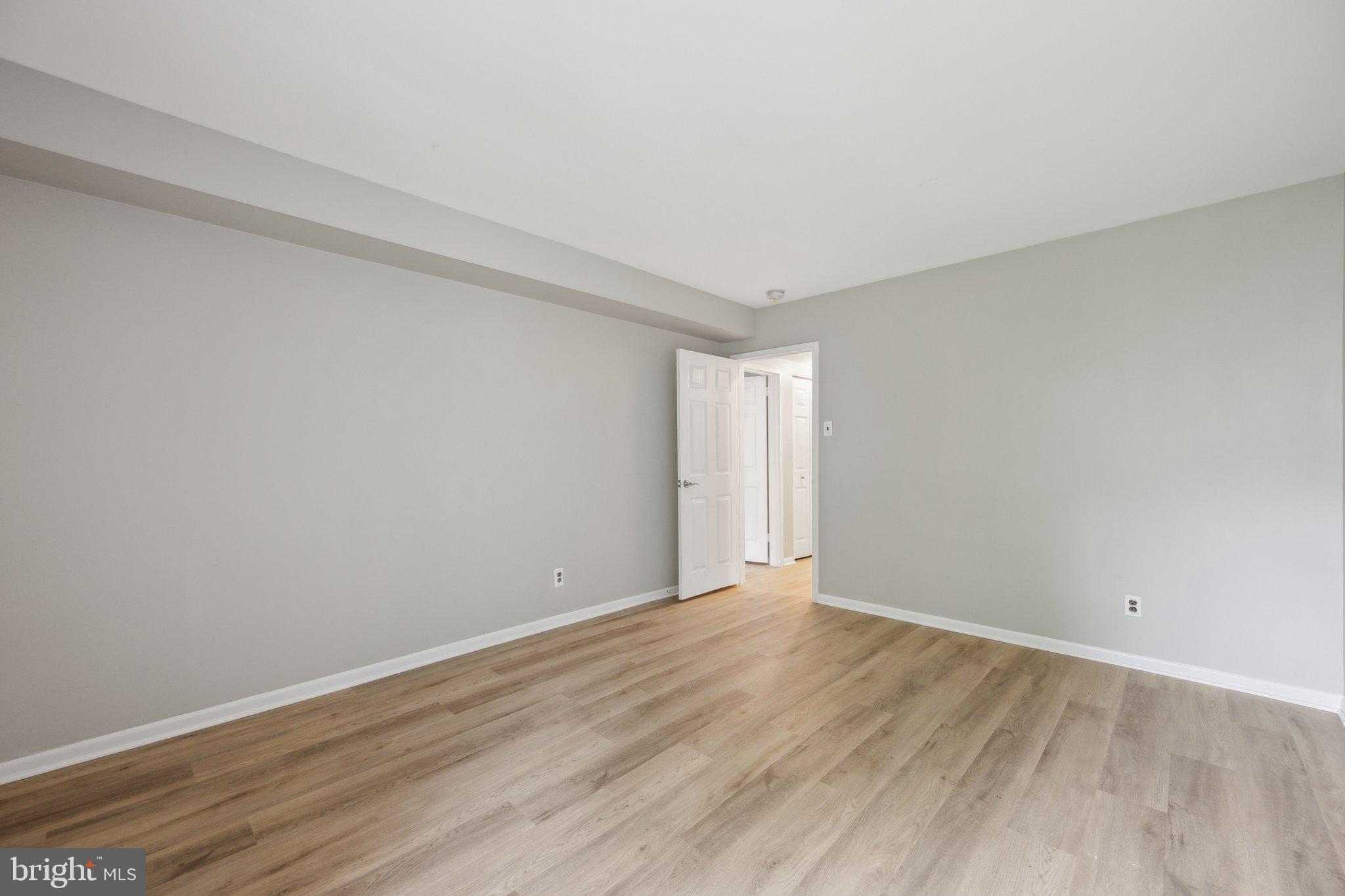 TREETOP CONDO - Residential Lease