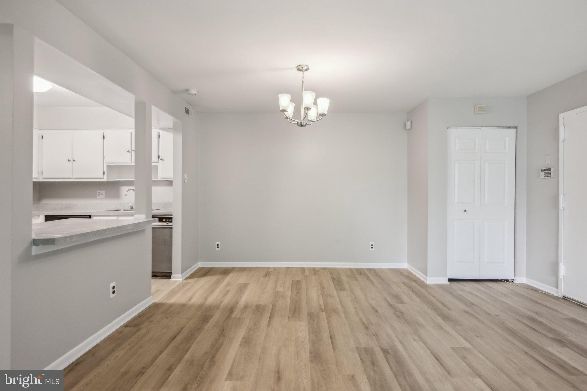 TREETOP CONDO - Residential Lease