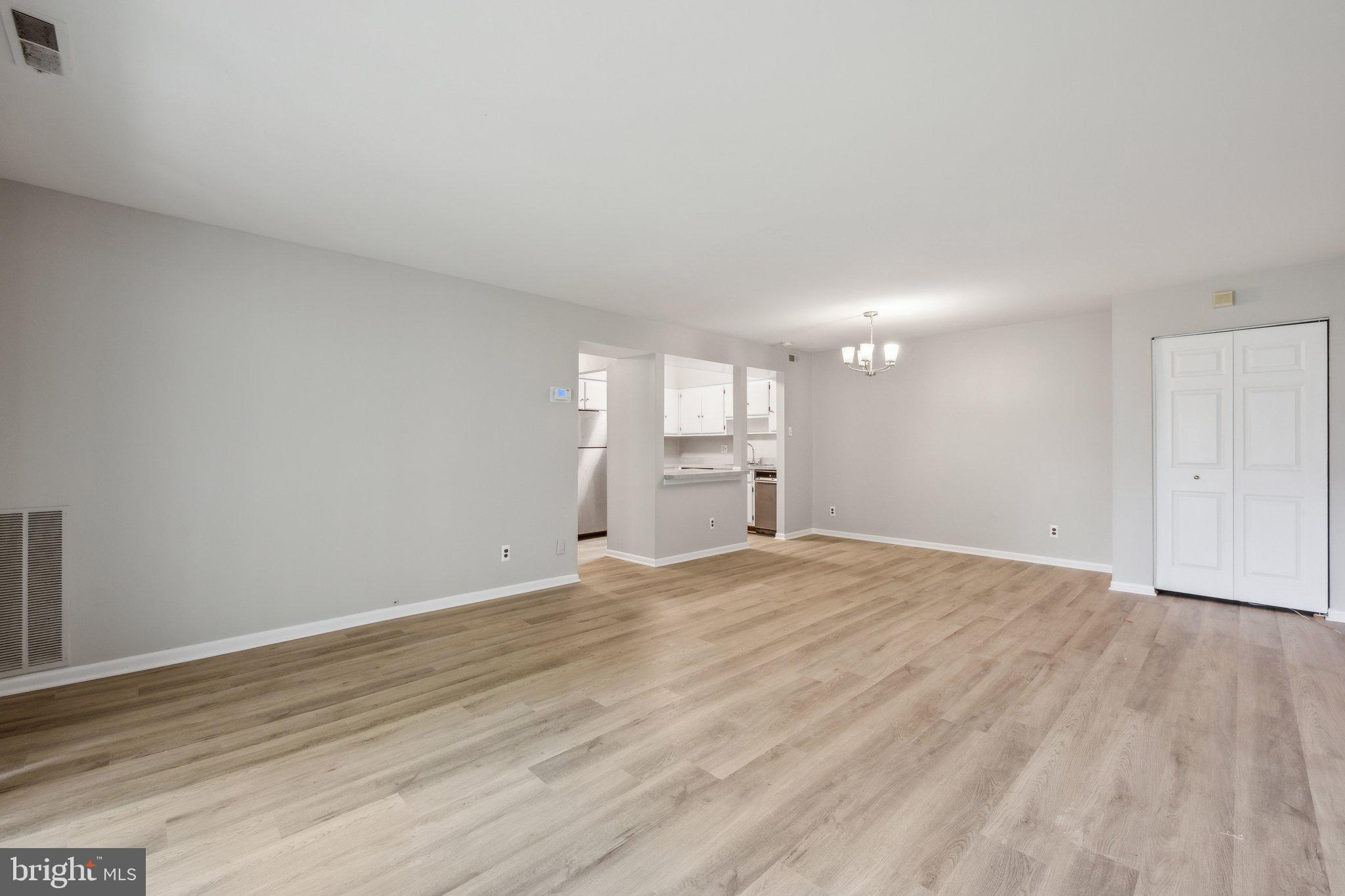 TREETOP CONDO - Residential Lease