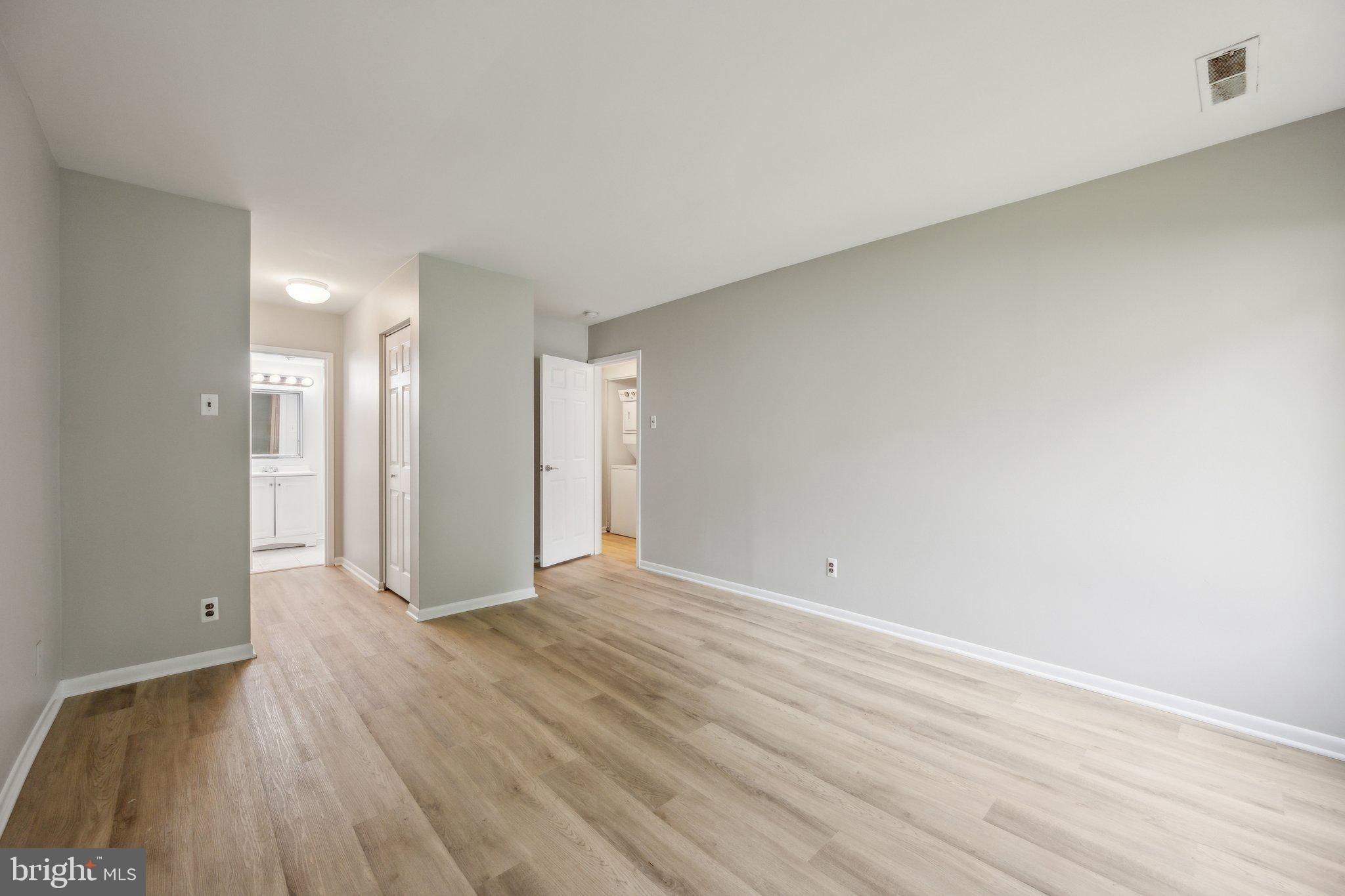 TREETOP CONDO - Residential Lease