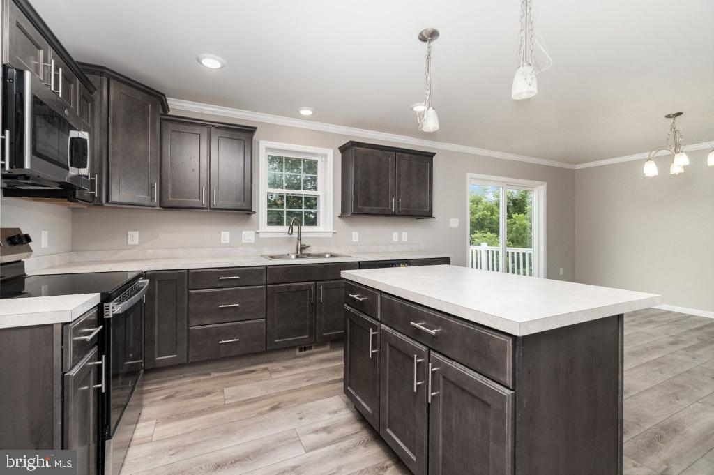 864 WYNONAH DRIVE