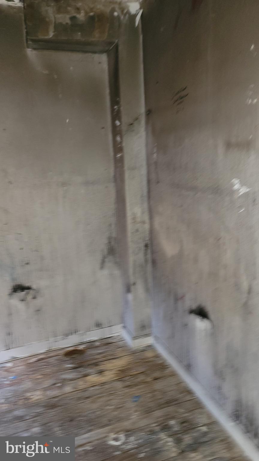 WEST OAK LANE - Residential