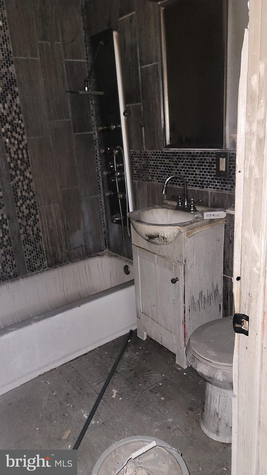 WEST OAK LANE - Residential