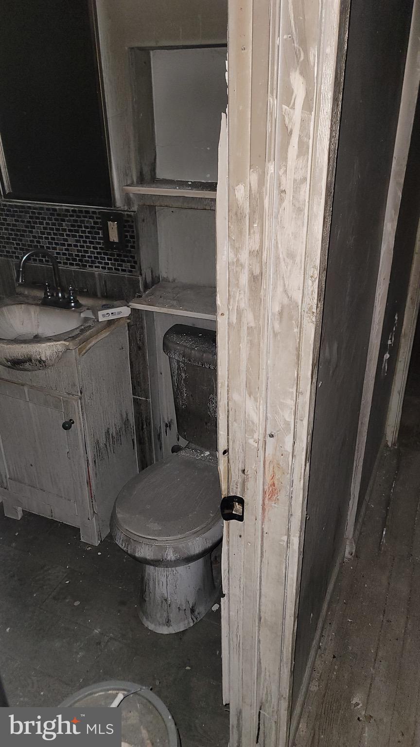 WEST OAK LANE - Residential