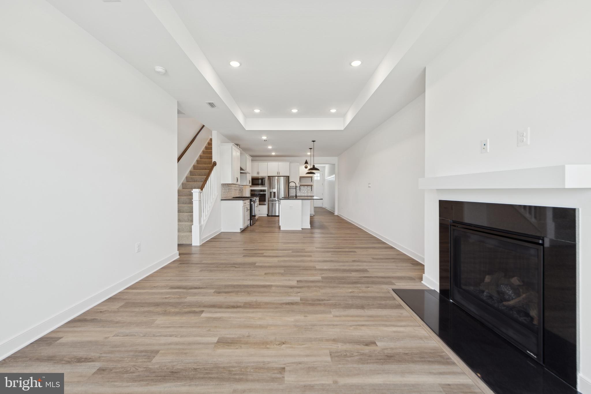 ADMIRAL'S LANDING - Residential