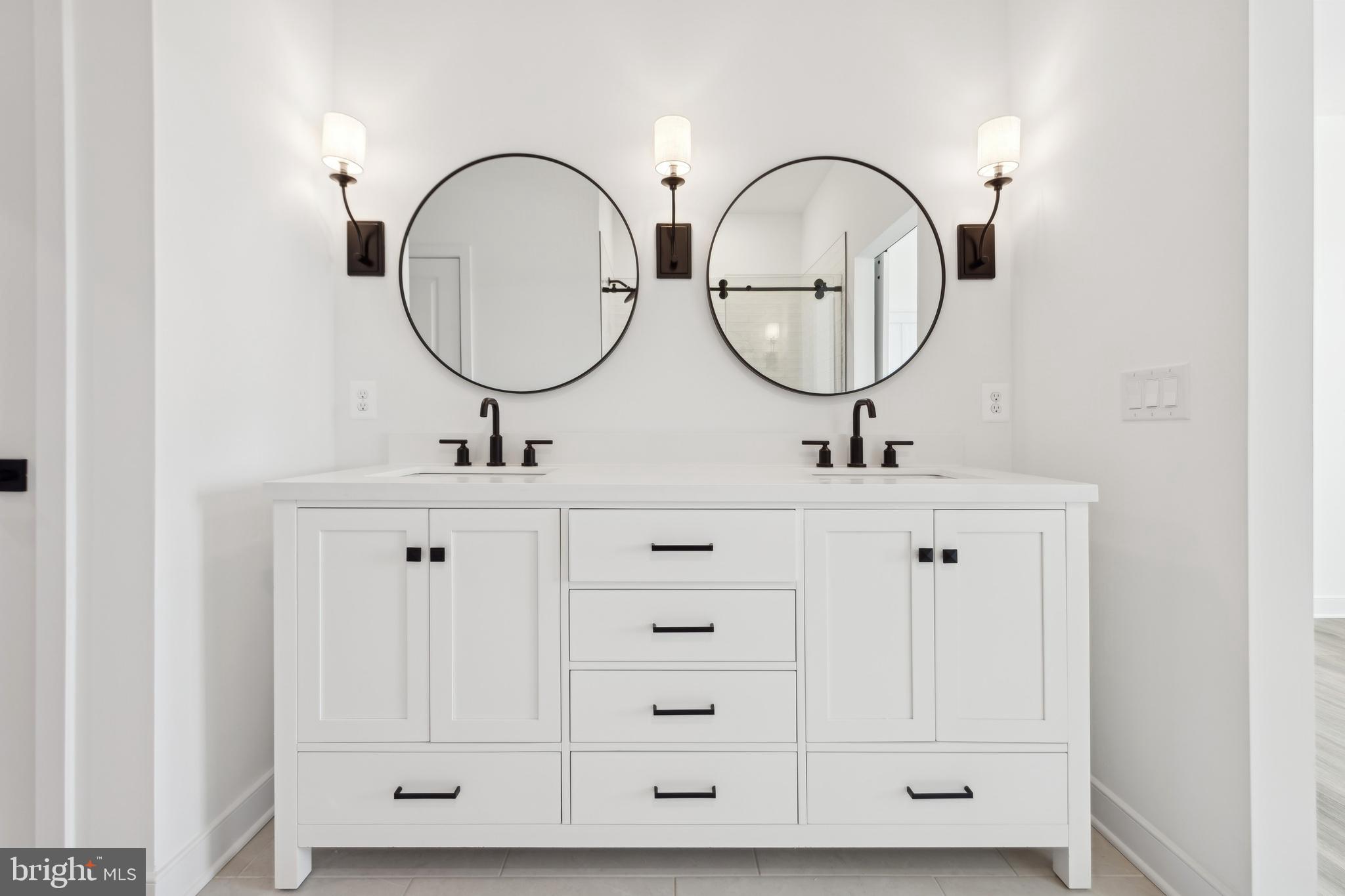 ADMIRAL'S LANDING - Residential