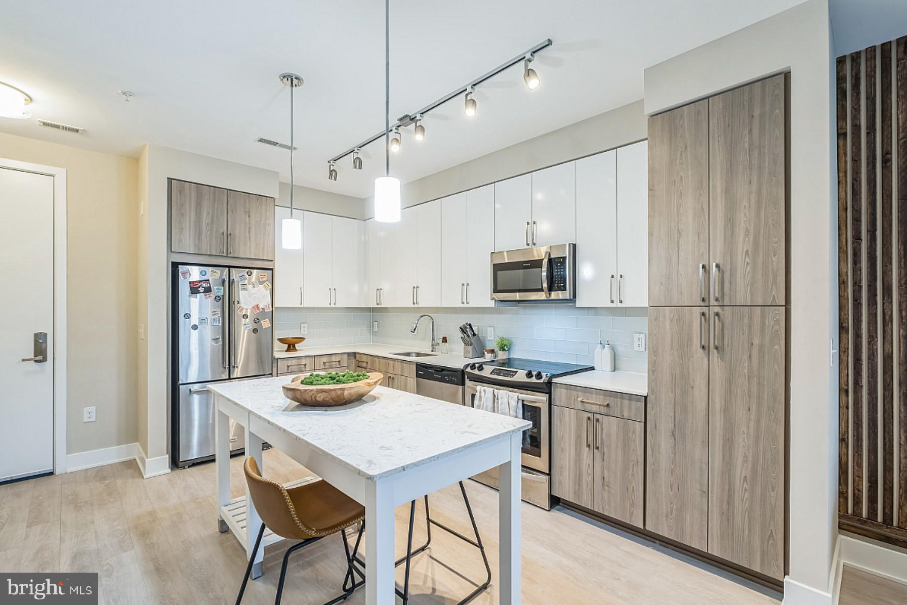 145 RIVERHAVEN 430