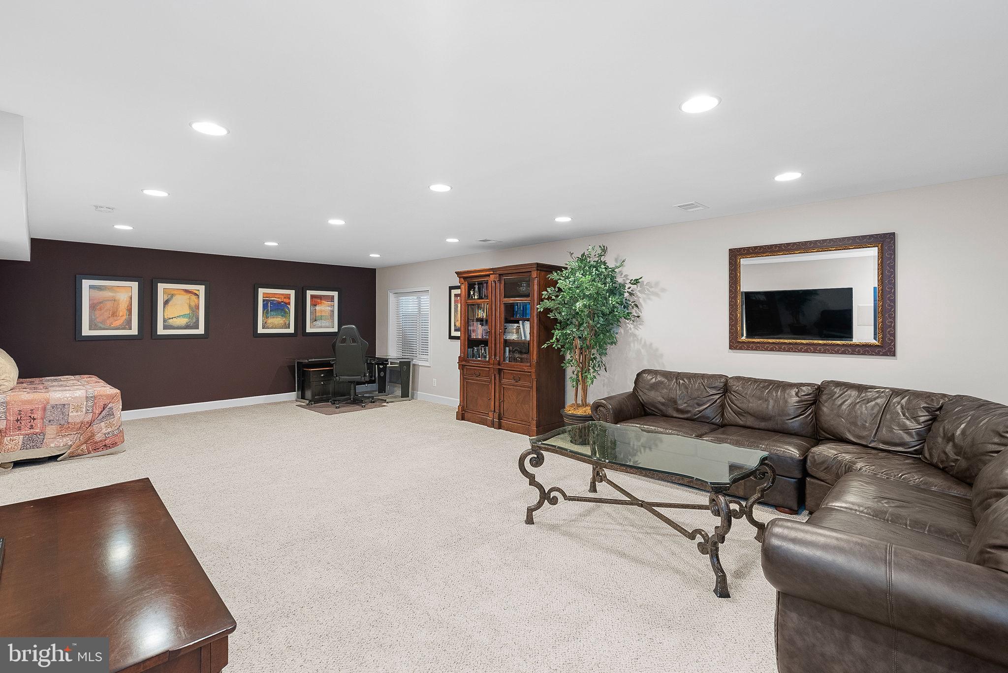 RED CEDAR - Residential