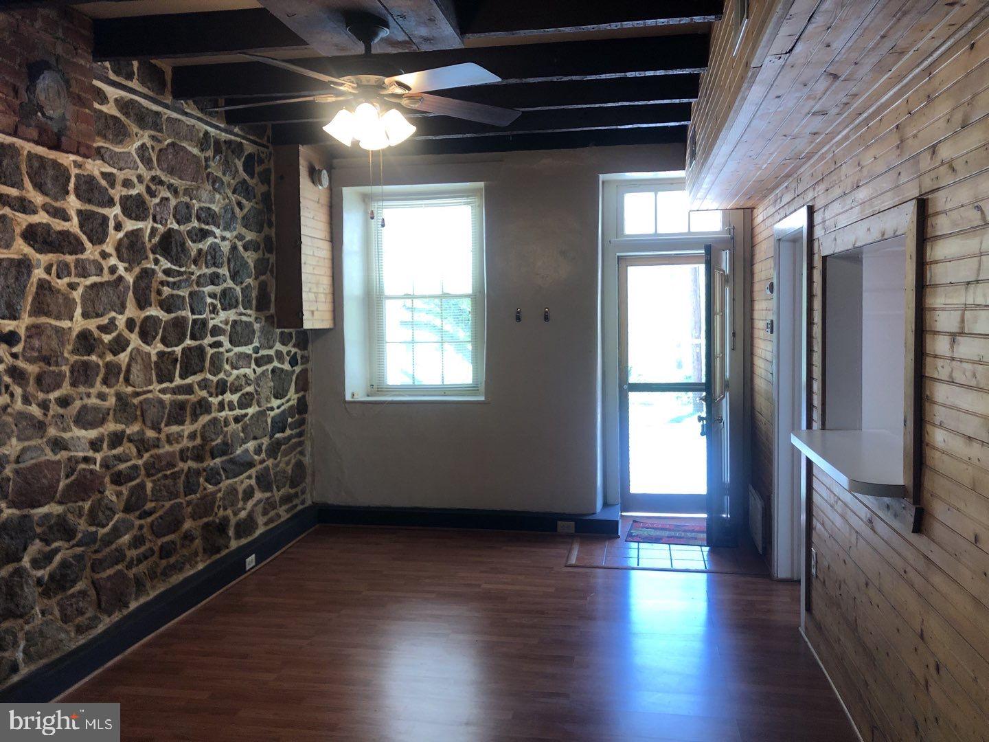 NINE MILE HILL - Residential Lease