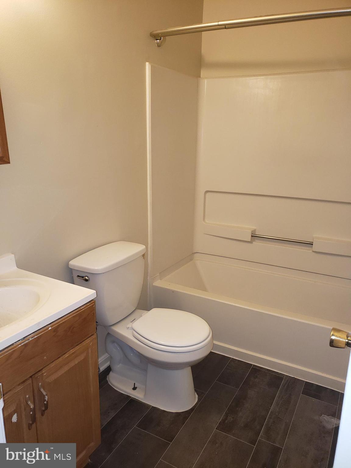 ROSECROFT VILLAGE PLAT T - Residential Lease