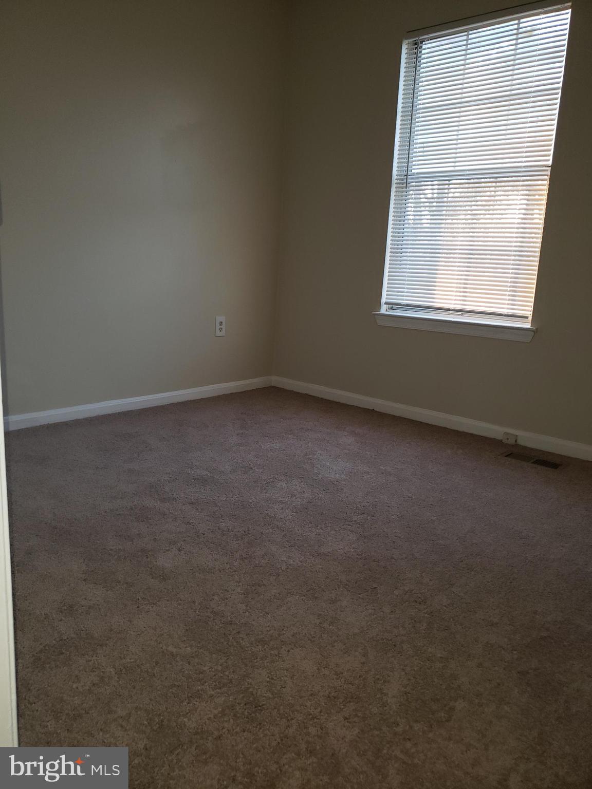 ROSECROFT VILLAGE PLAT T - Residential Lease