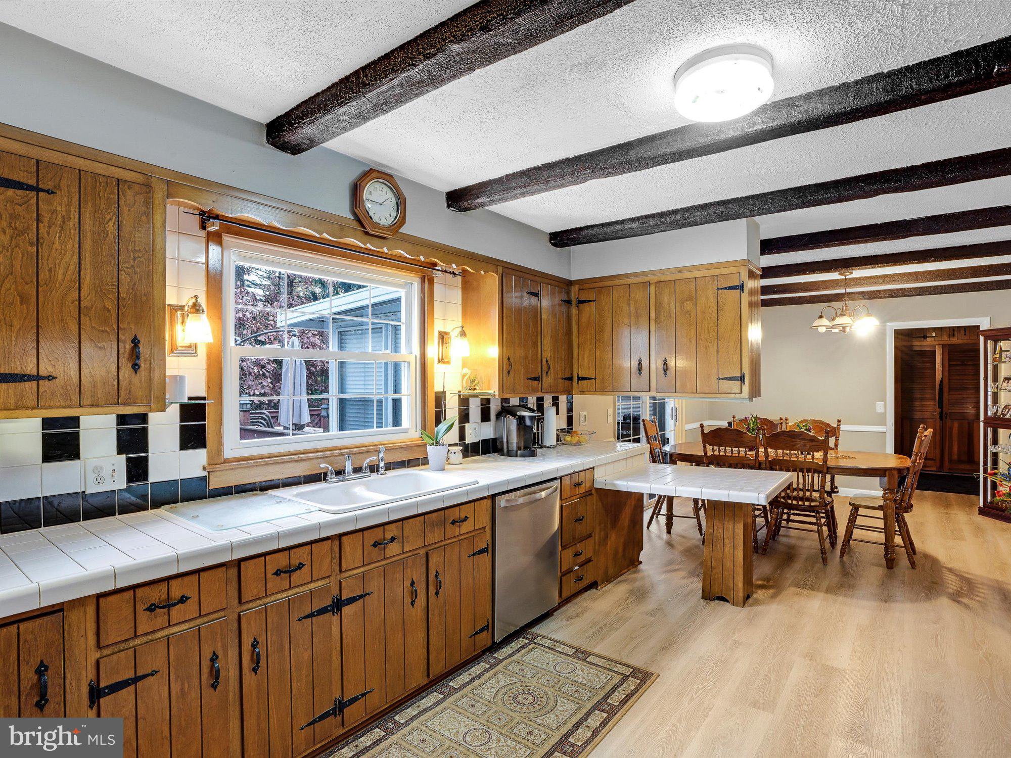 WALNICK MANOR - Residential