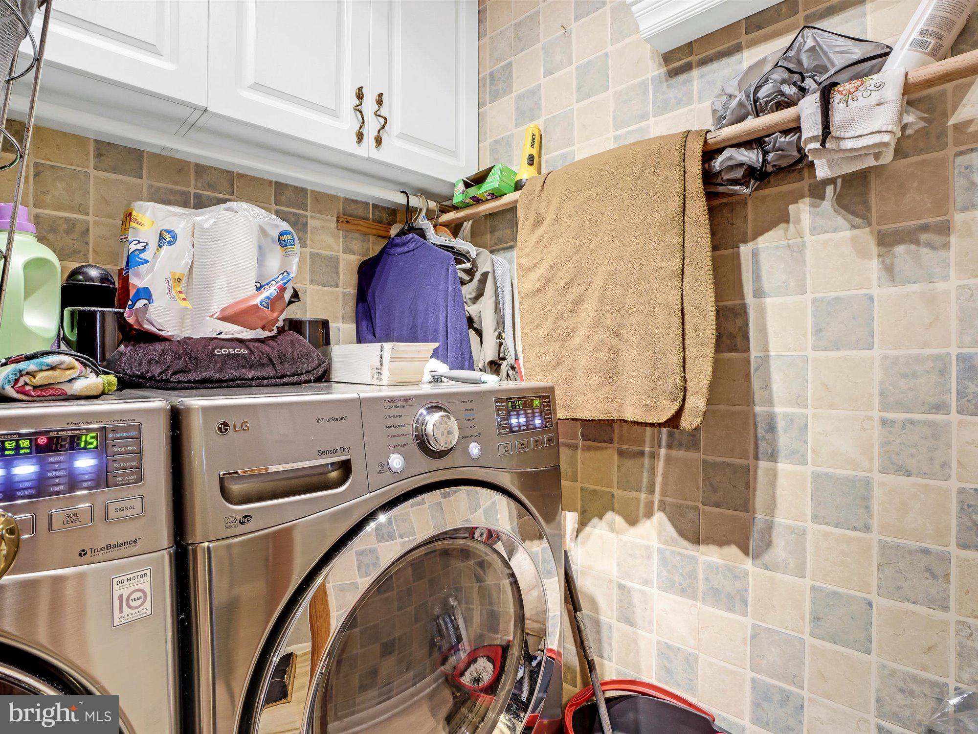 WALNICK MANOR - Residential