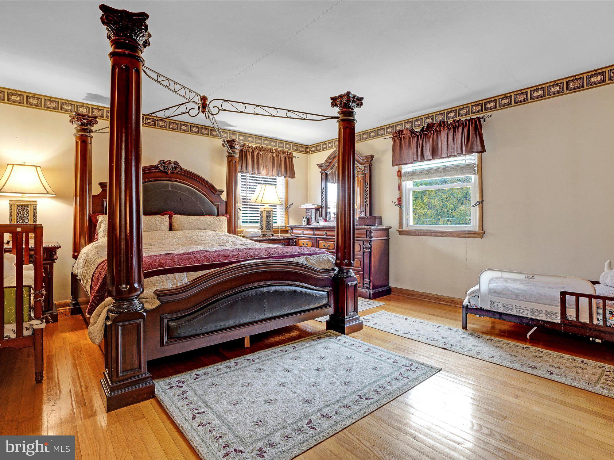 WALNICK MANOR - Residential