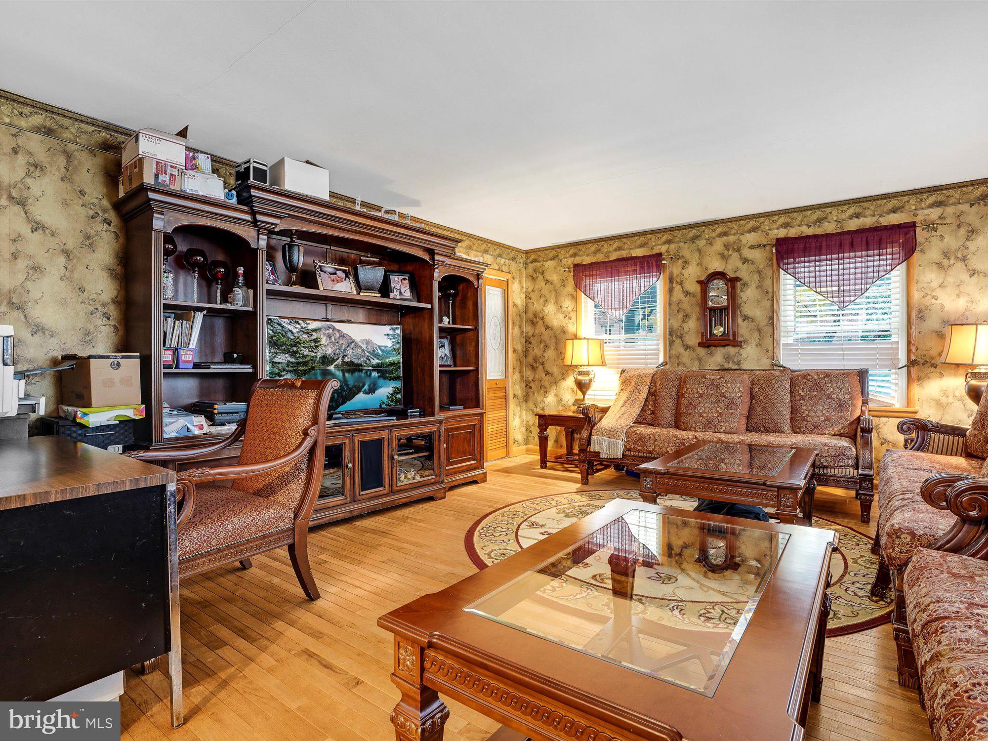 WALNICK MANOR - Residential