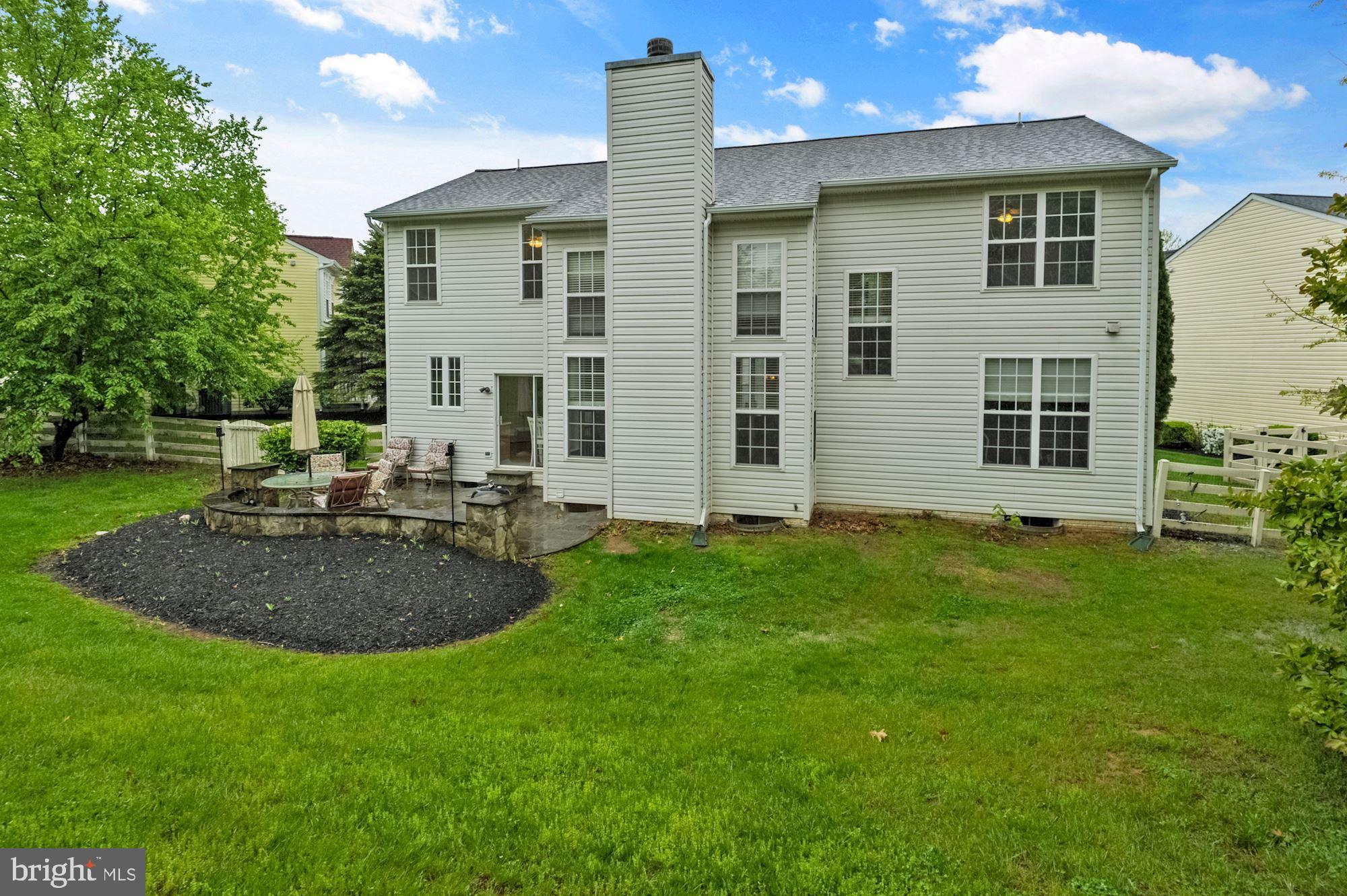 ROUND HILL - Residential