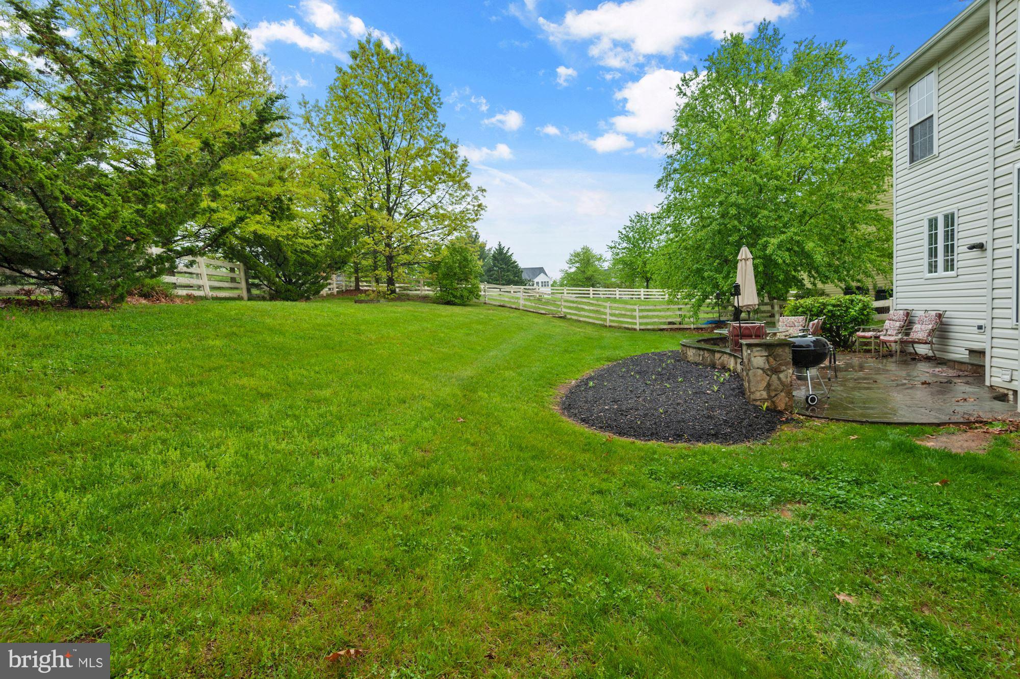 ROUND HILL - Residential