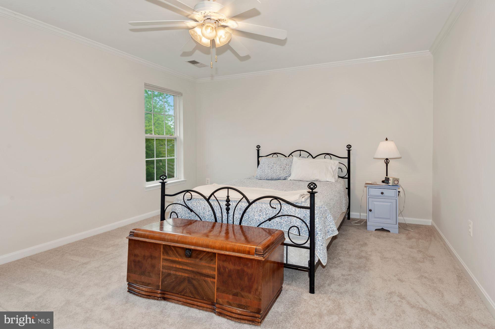 ROUND HILL - Residential