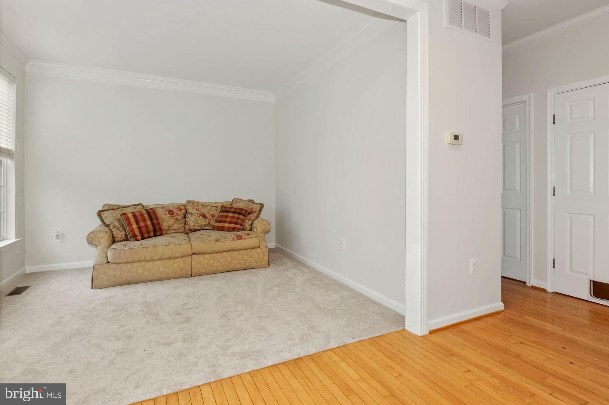 ROUND HILL - Residential