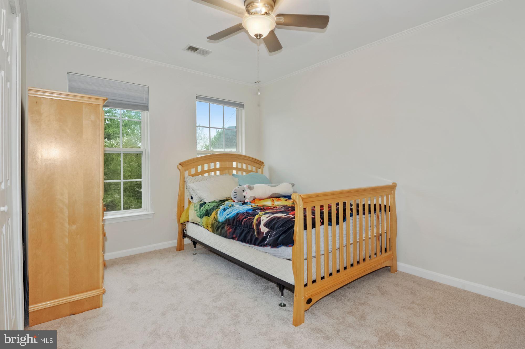 ROUND HILL - Residential