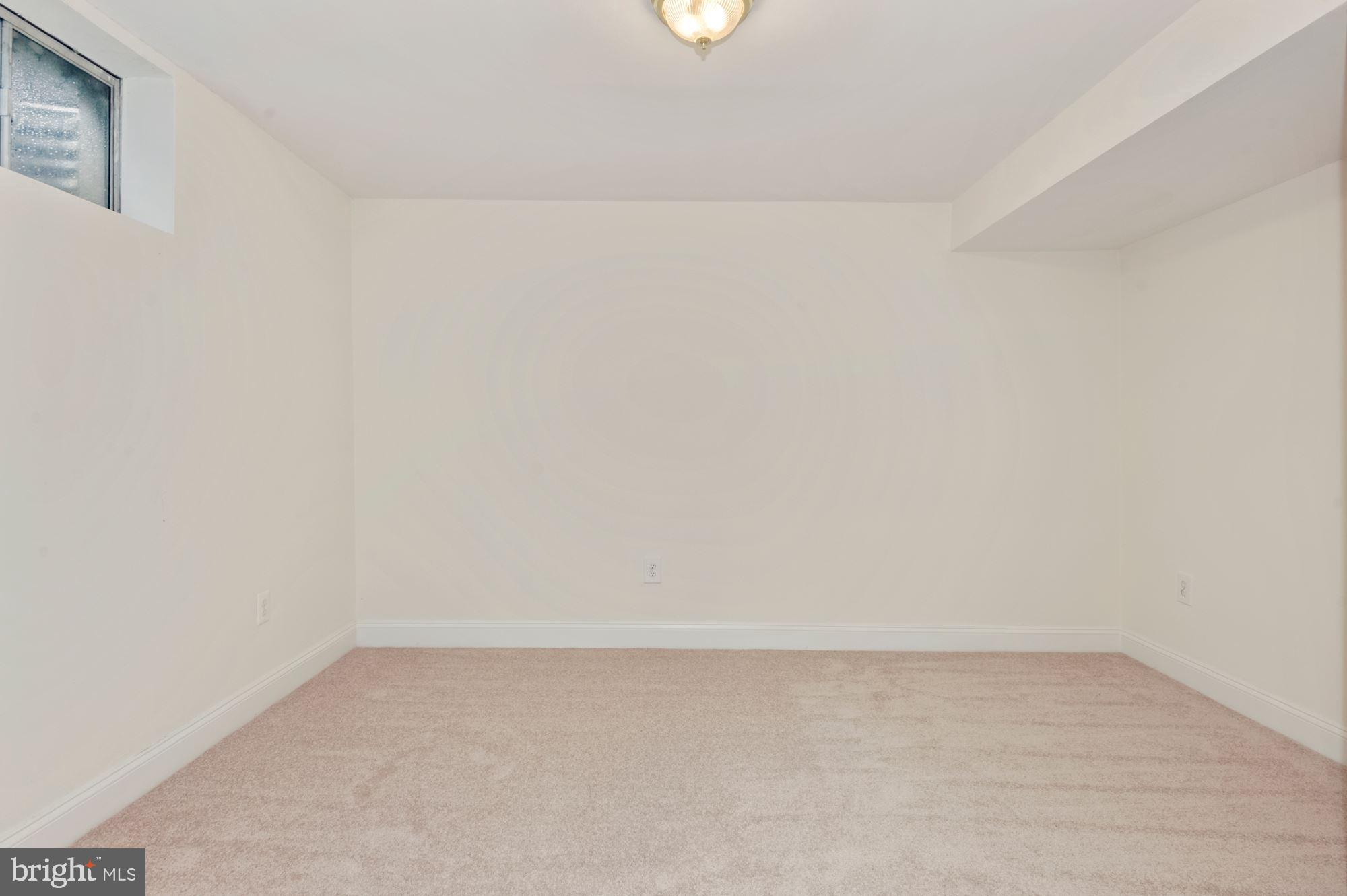 ROUND HILL - Residential