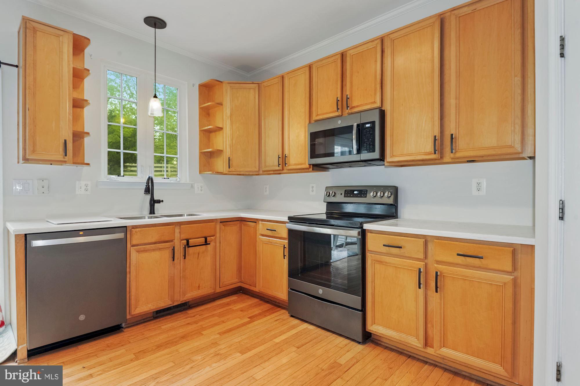 ROUND HILL - Residential