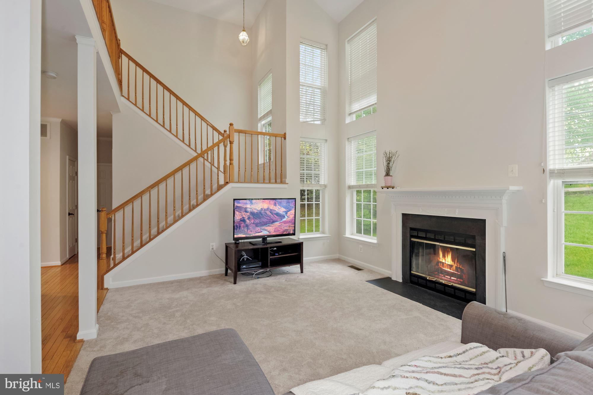 ROUND HILL - Residential