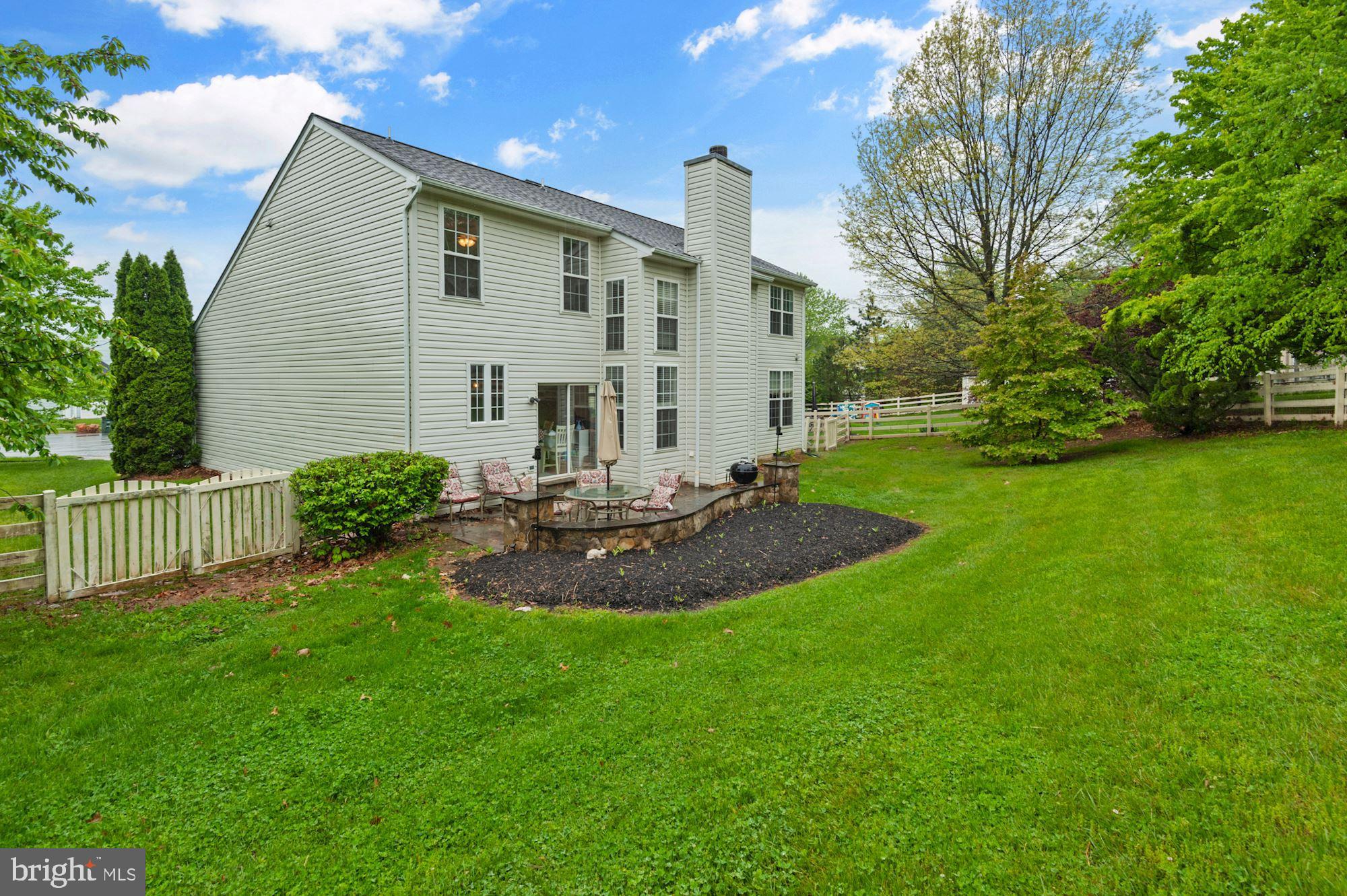 ROUND HILL - Residential