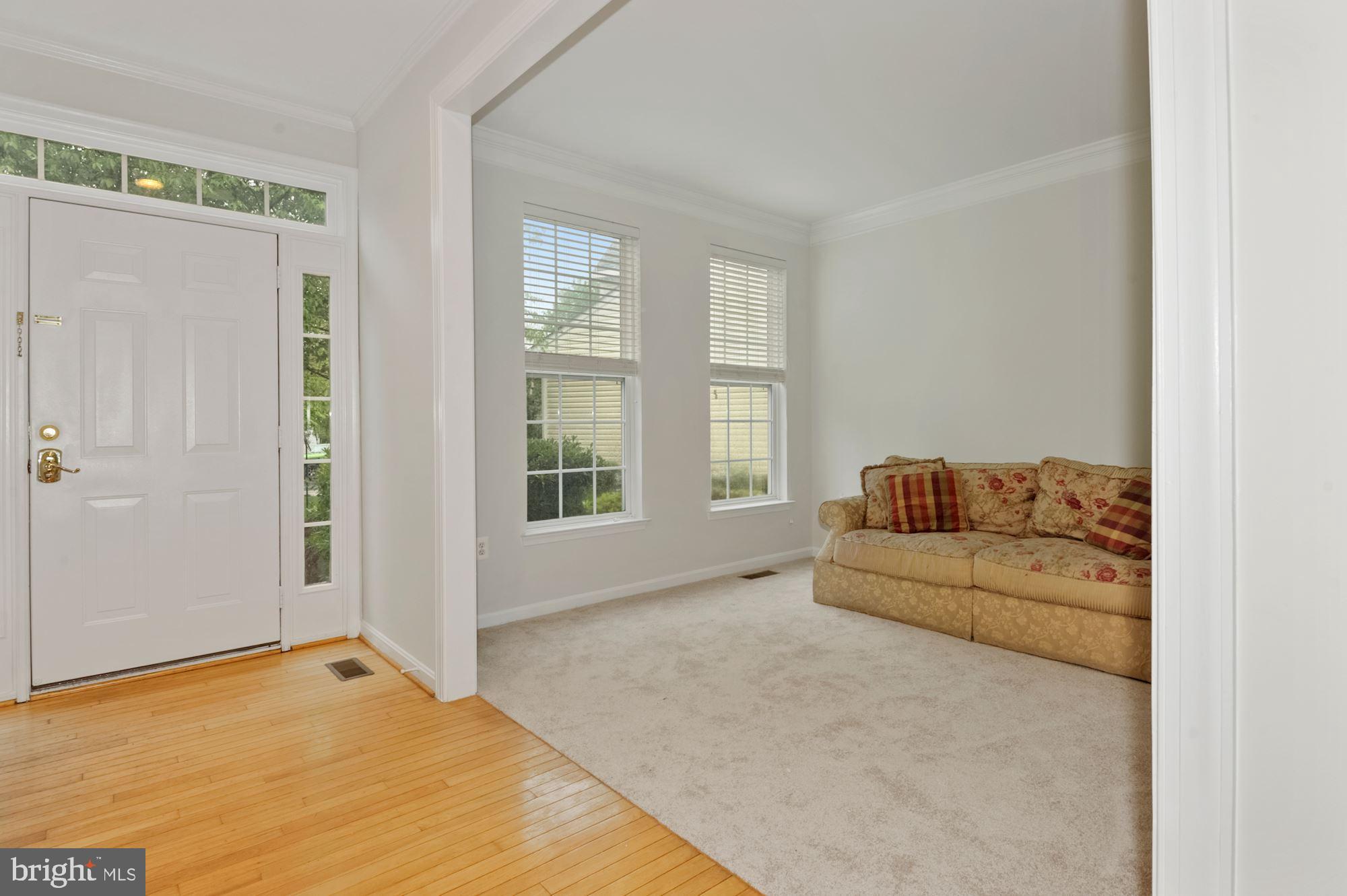 ROUND HILL - Residential