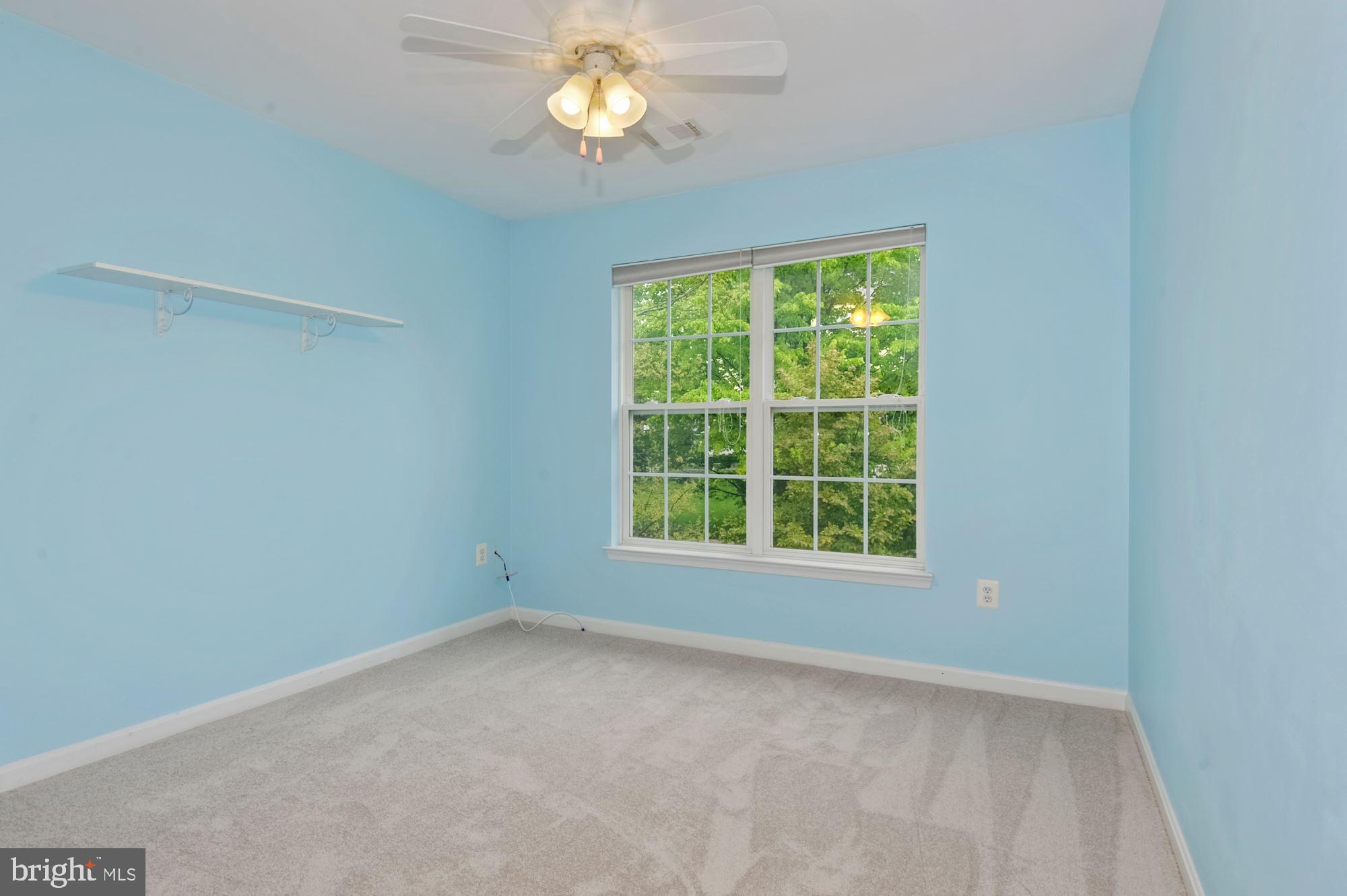 ROUND HILL - Residential