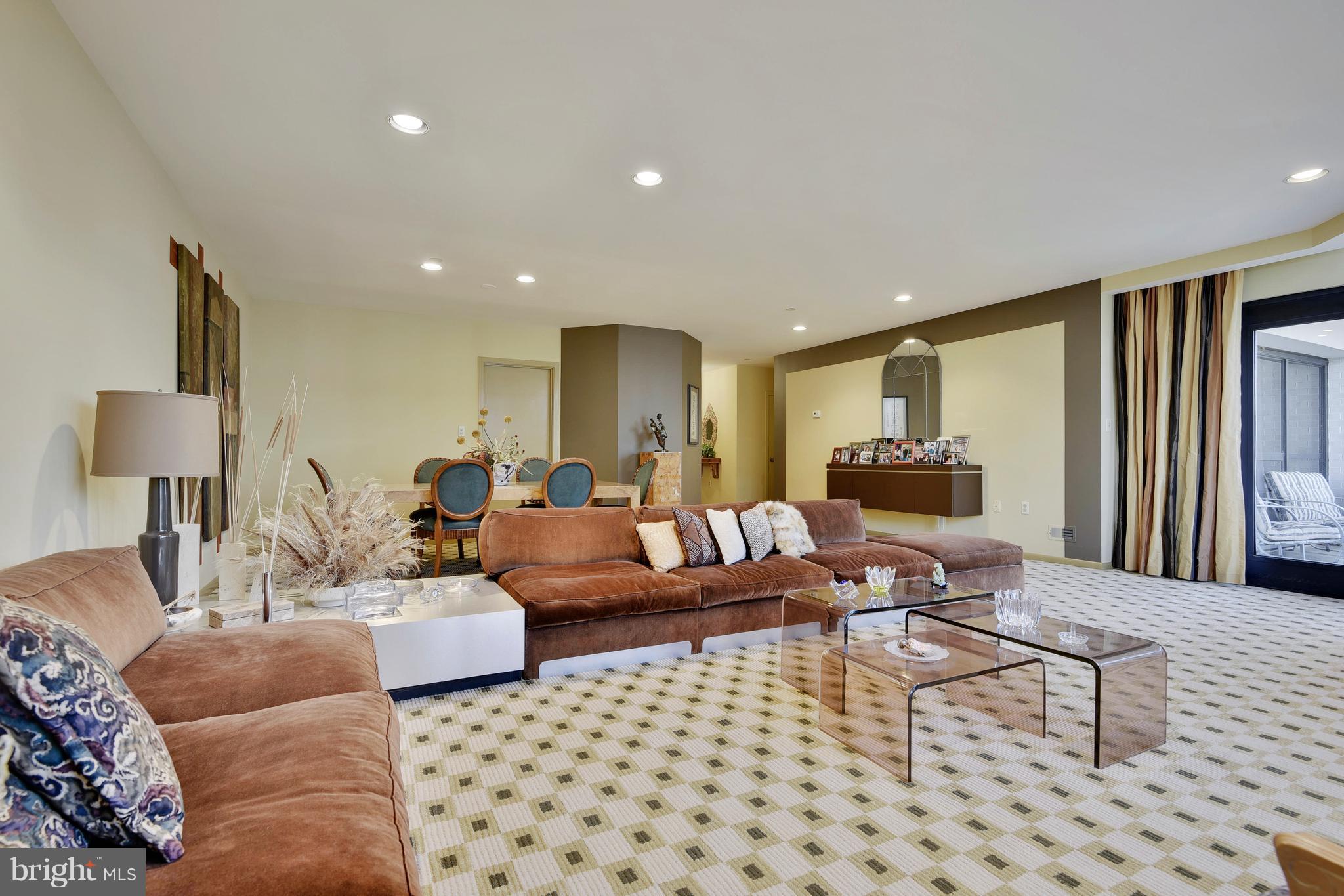 PAVILION IN THE PARK - Residential